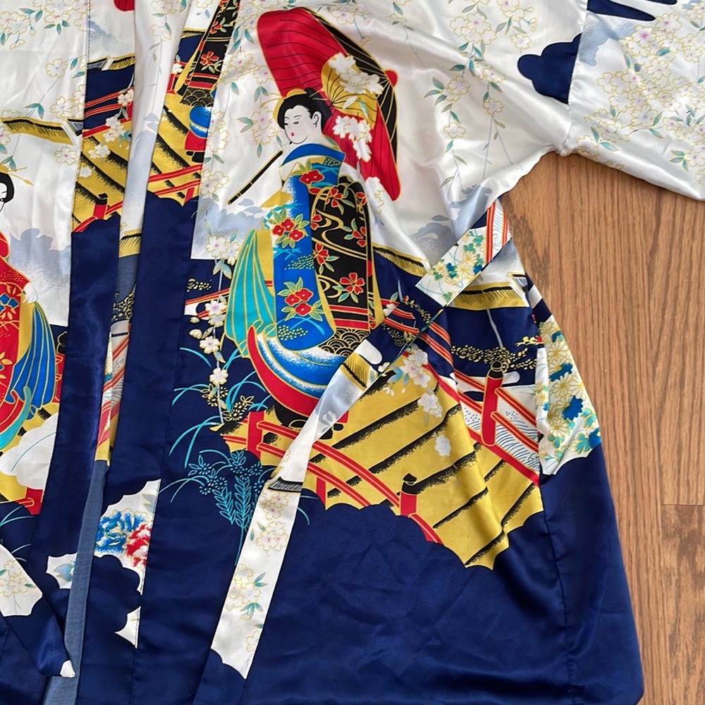 Kimono Robe View 4